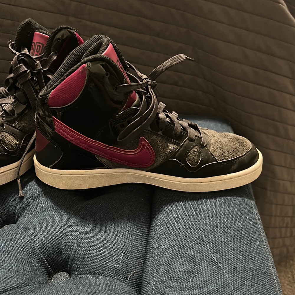Women’s Nike Air Force Size 7.5